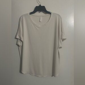 STYLUS Light Cream Short Sleeve Top